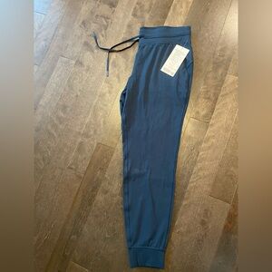 Women’s Lululemon ready to rulu pant